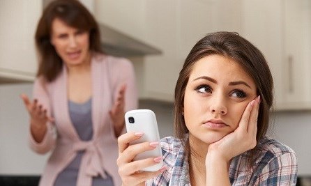 Cùng con bình yên bước qua “tuổi nắng mưa“